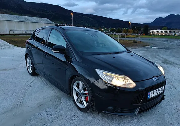 Ford Focus 2013 photo 3
