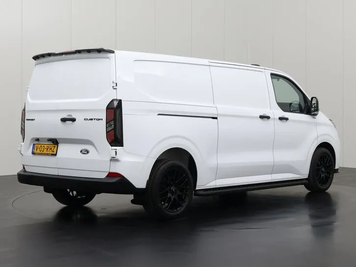 Ford Transit Custom 2024 photo 2