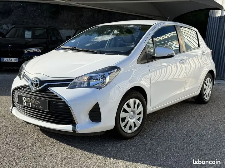 Toyota Yaris 2016 photo 2