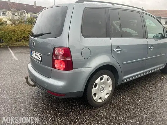 Volkswagen Touran 2008 photo 4