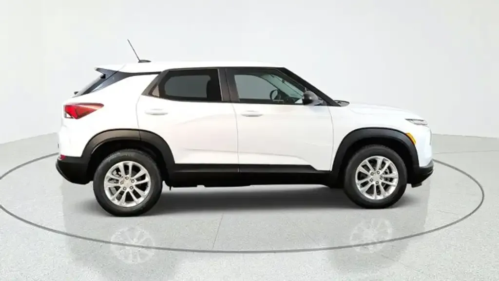 Chevrolet Trailblazer 2026 photo 2