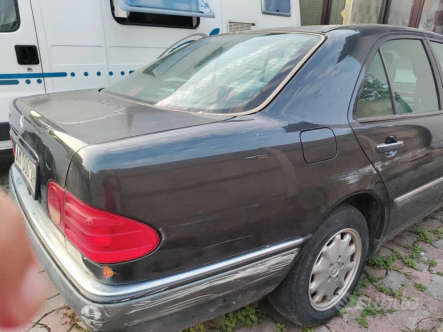 Mercedes-Benz E 1996 photo 2