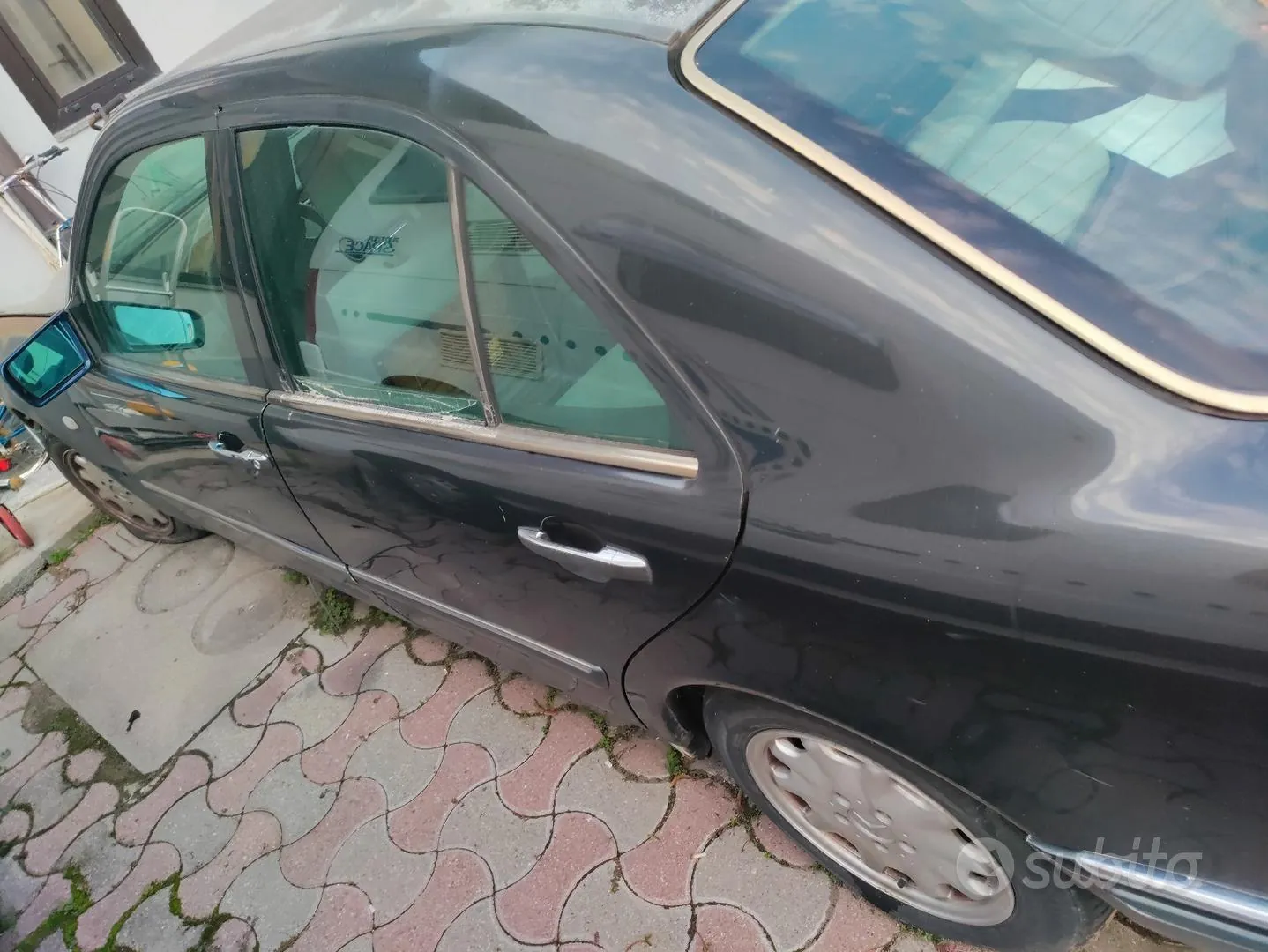 Mercedes-Benz E 1996 photo 3