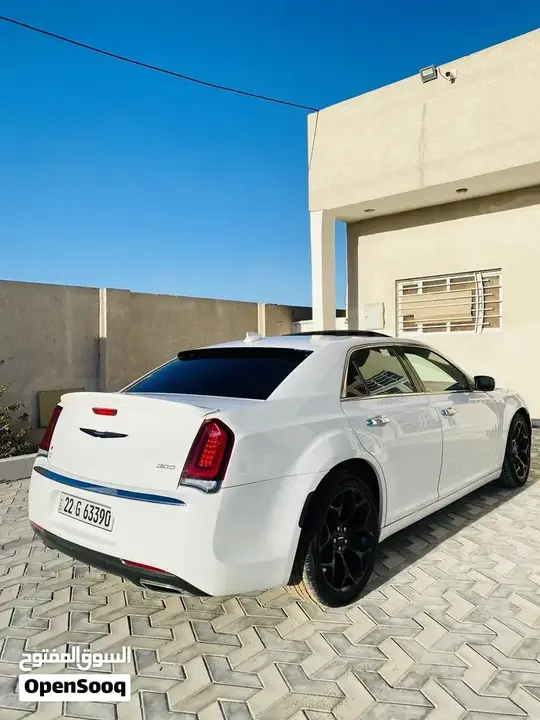 Chrysler 300 2019 photo 3