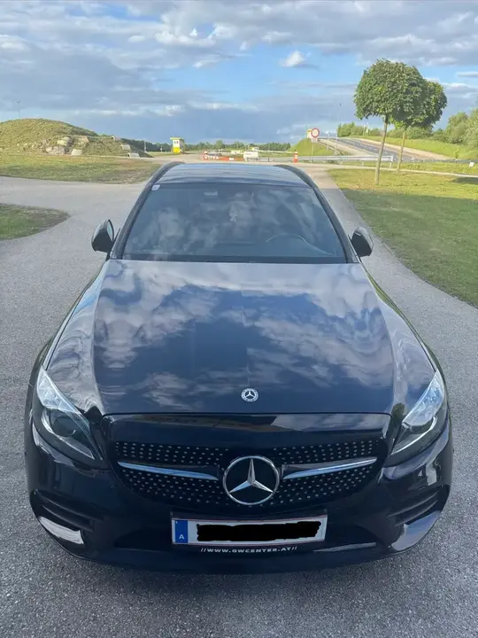 Mercedes-Benz C-Class 2019 photo 2