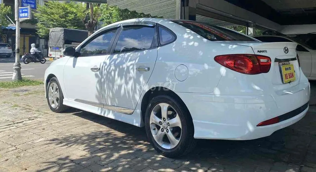 Hyundai Avante 2011 photo 3