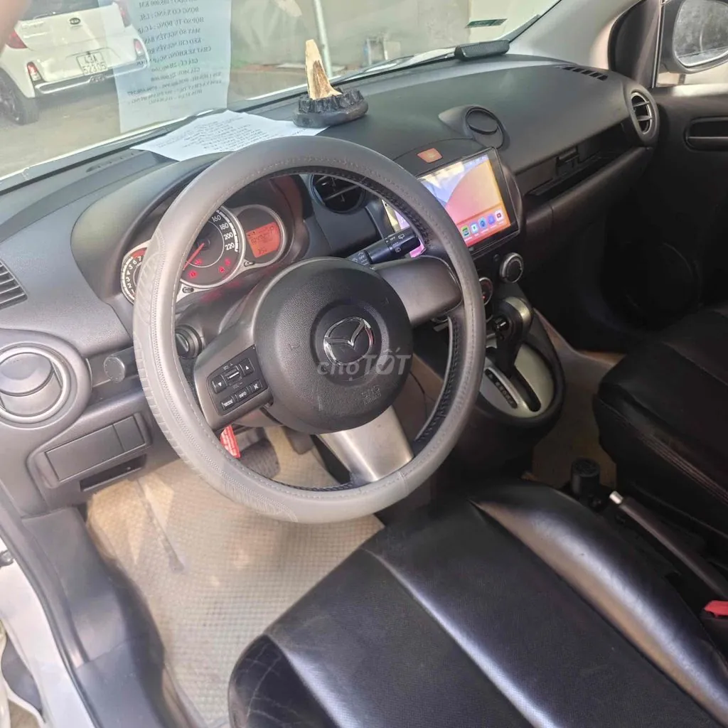 Mazda 2 2014 photo 5