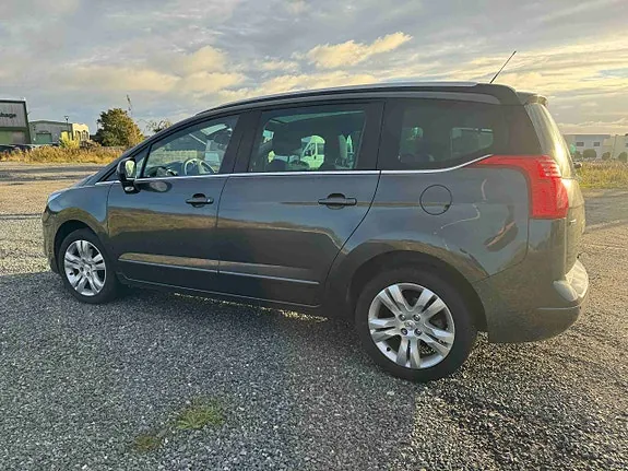 Peugeot 5008 2015 photo 2