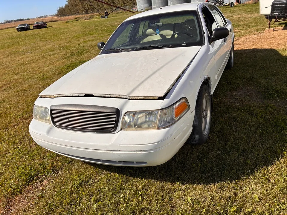 Ford Crown Victoria 2010 photo 3