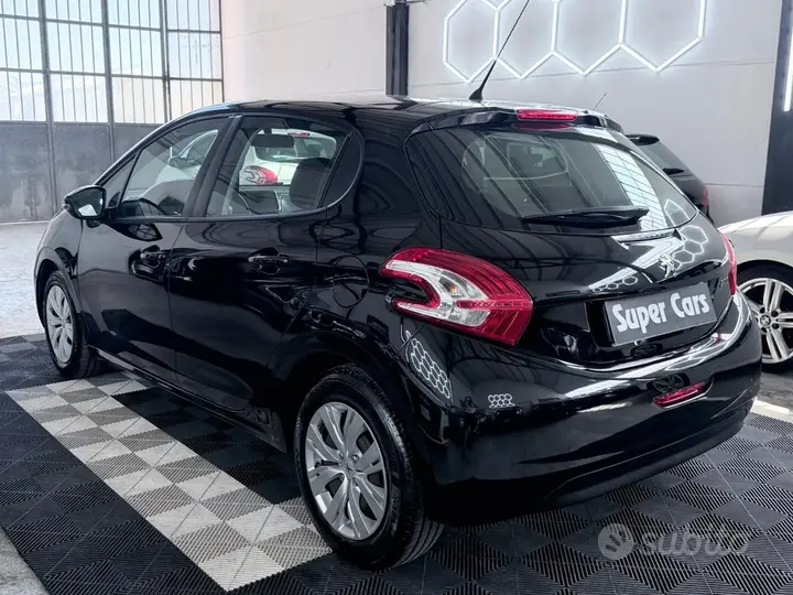 Peugeot 208 2014 photo 4