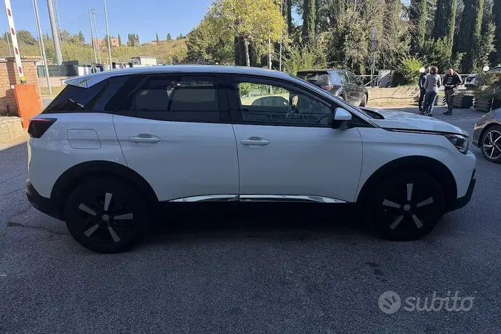 Peugeot 3008 2019 photo 4