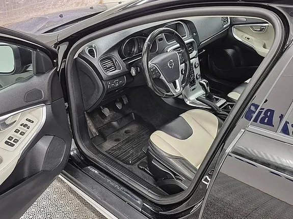 Volvo V40 2018 photo 2