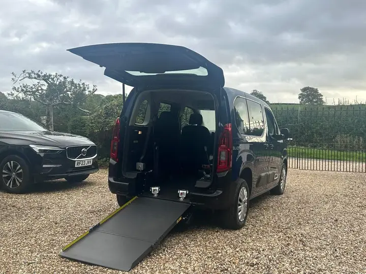 Citroen Berlingo 2024 photo 5