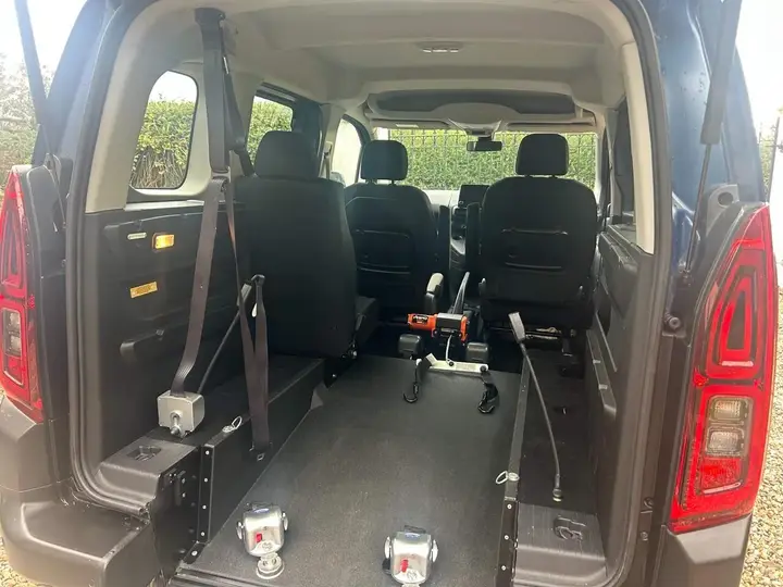 Citroen Berlingo 2024 photo 4