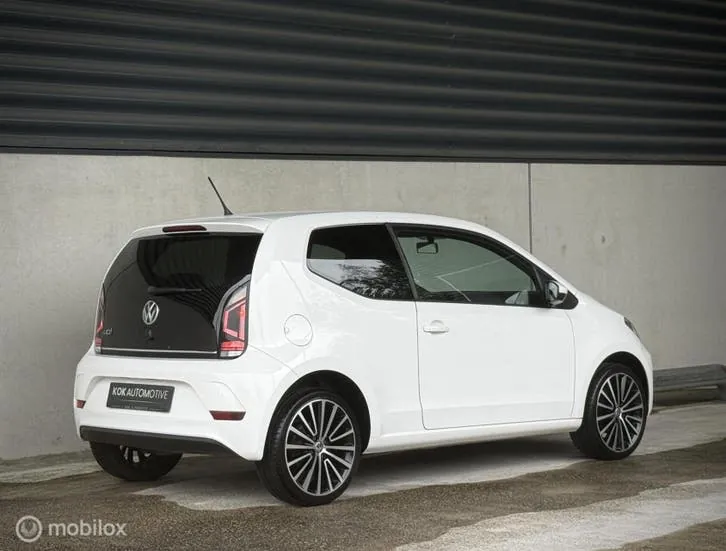 Volkswagen Up 2018 photo 3