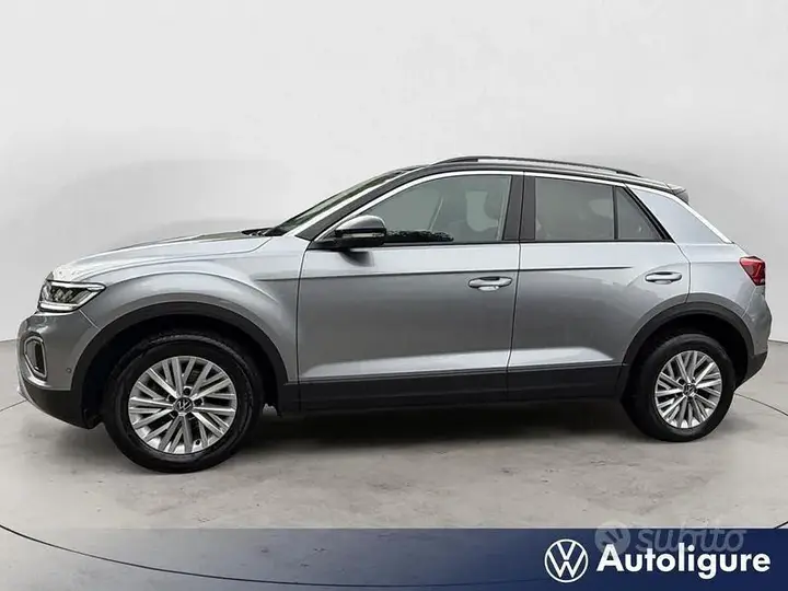 Volkswagen T-Roc 2023 photo 2