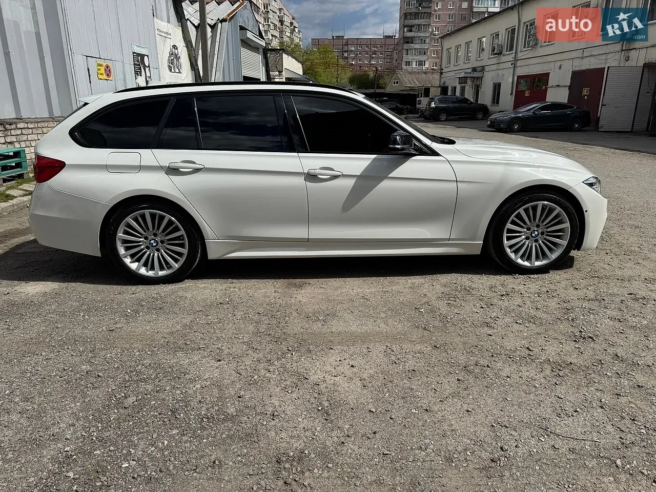 BMW 3 Series 2015 photo 3