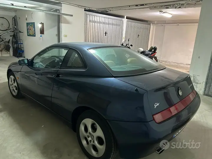 Alfa Romeo Gtv 1999 photo 2