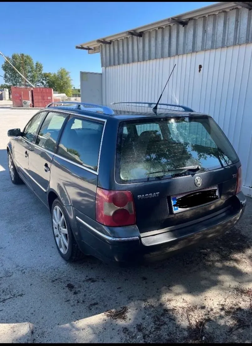 Volkswagen Passat 2001 photo 2