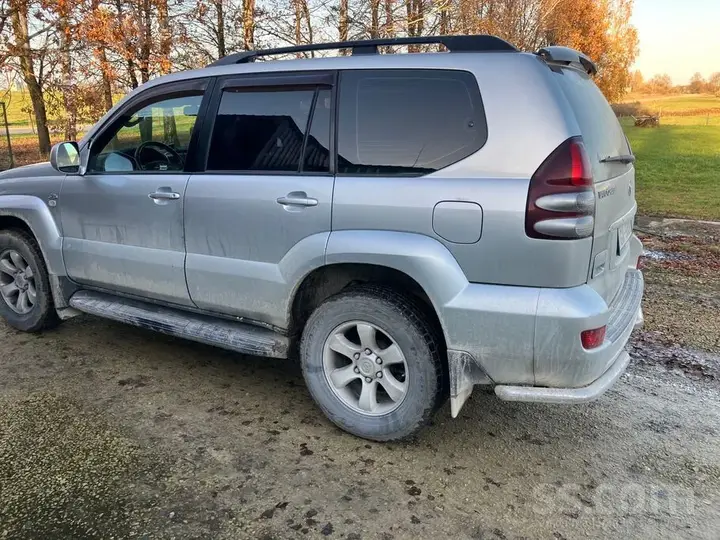 Toyota Land Cruiser 2006 photo 2