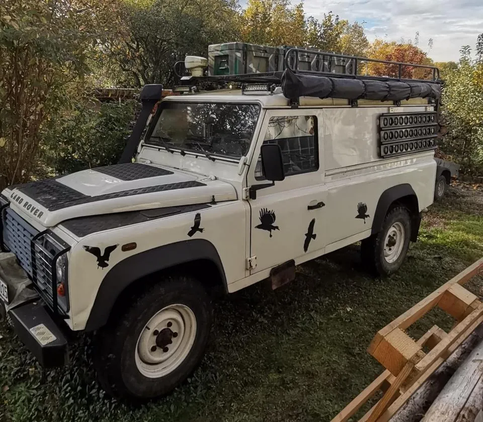 Land Rover Defender 110
