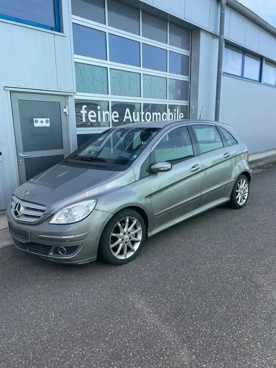Mercedes-Benz B 200