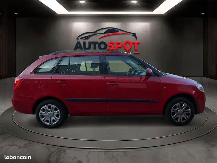 Skoda Fabia 2009 photo 5