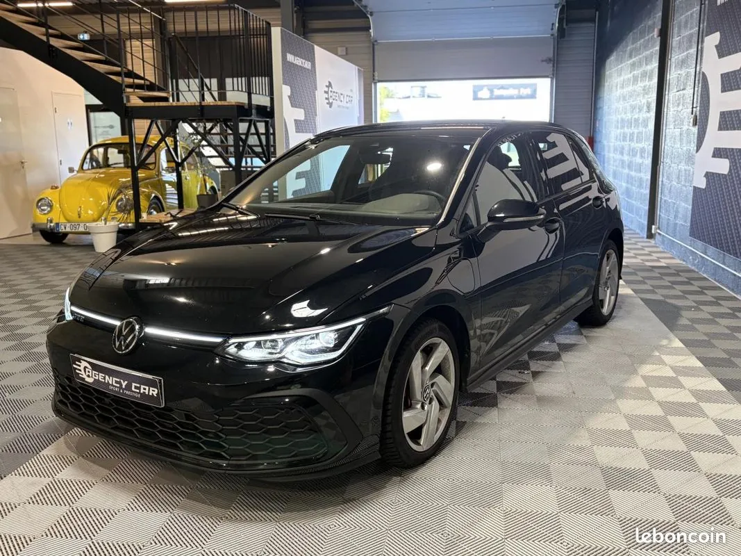 Volkswagen Golf 2024 photo 2