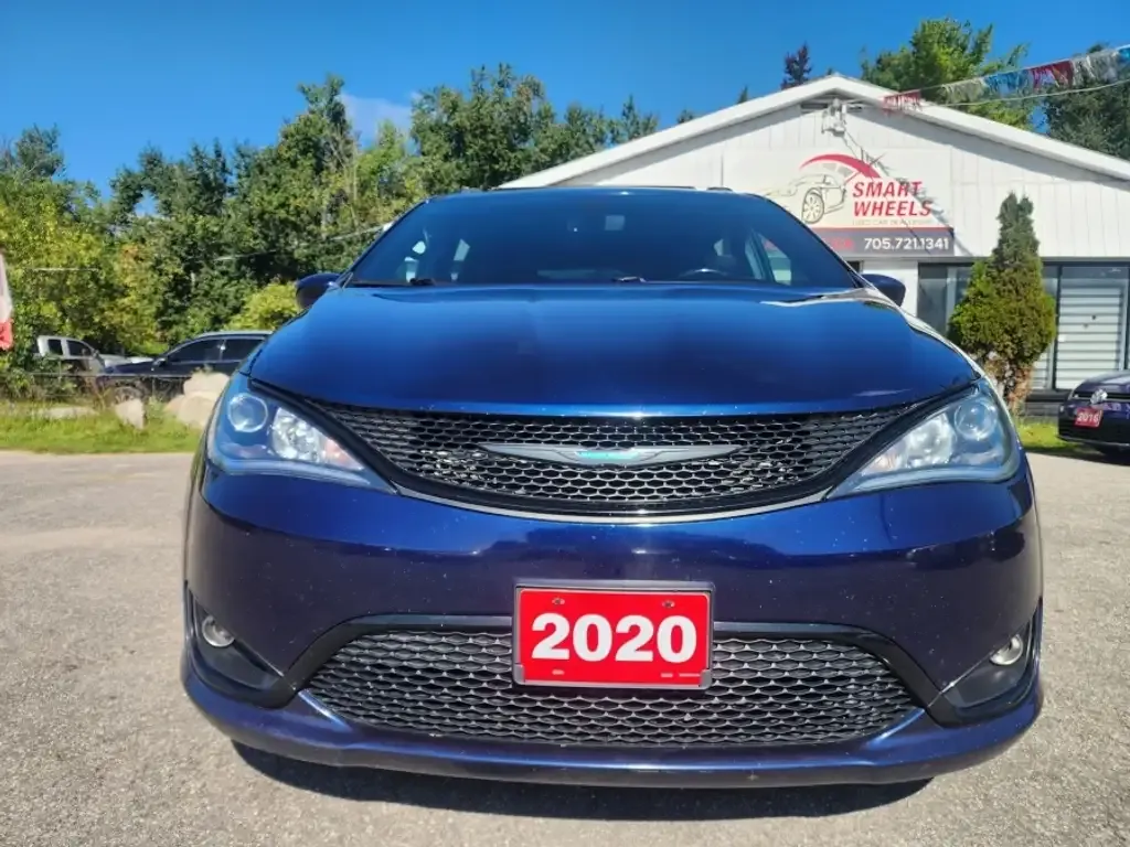 Chrysler Pacifica 2020 photo 2
