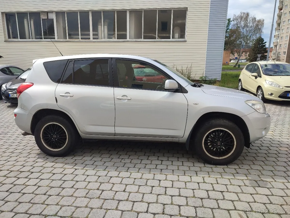 Toyota Rav4 2008 photo 3