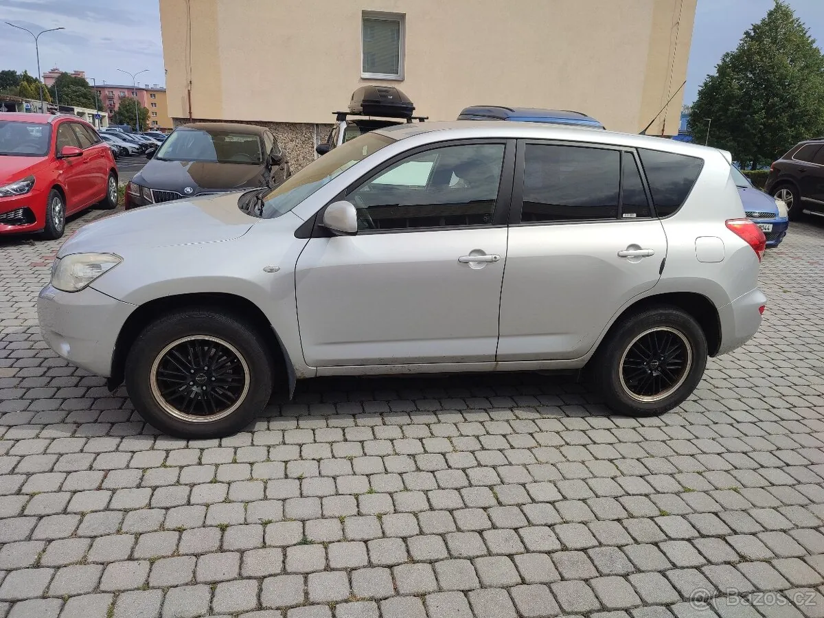 Toyota Rav4 2008 photo 2