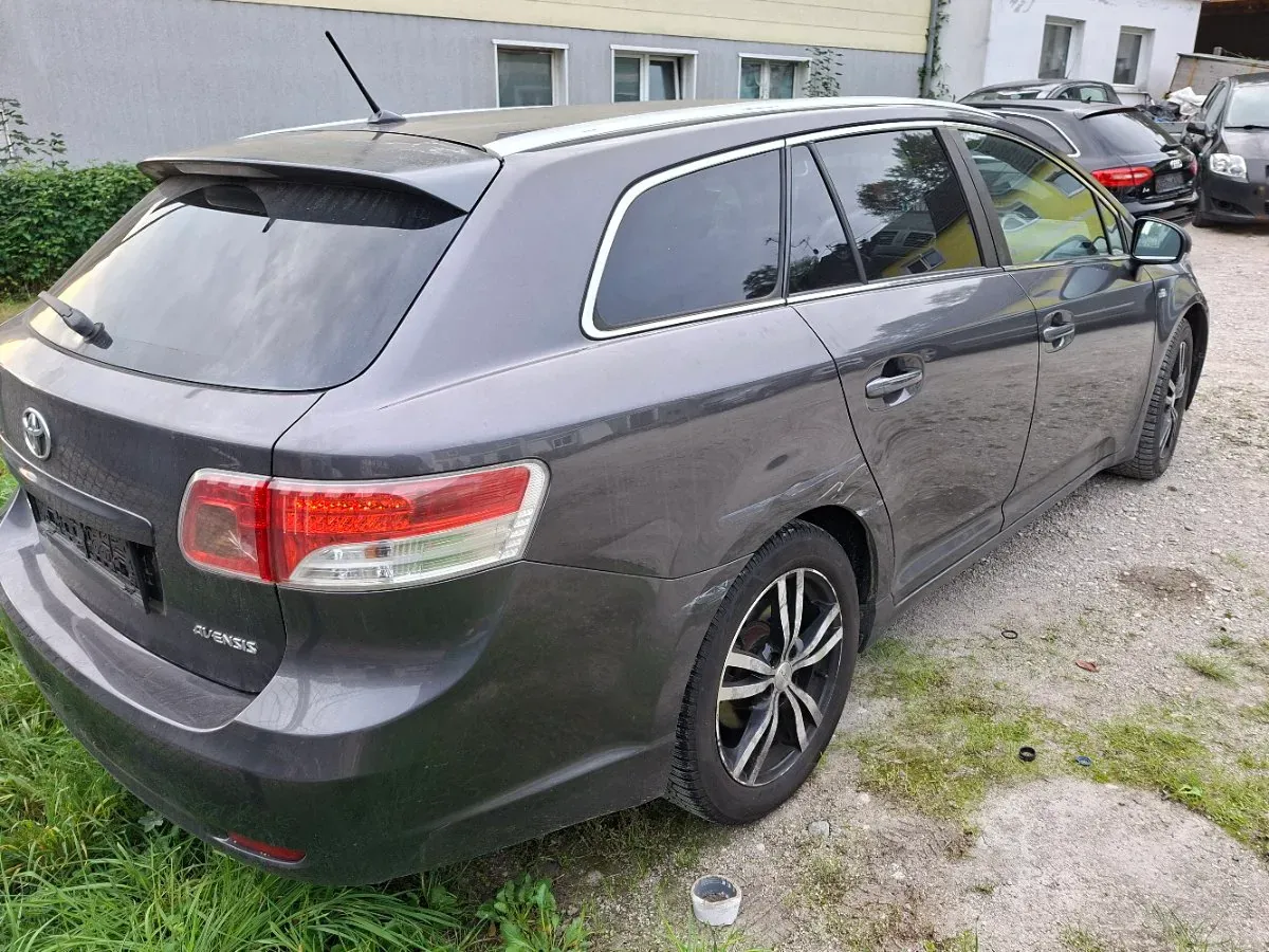 Toyota Avensis 2009 photo 3