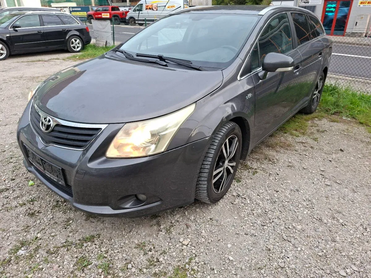 Toyota Avensis 2009 photo 2