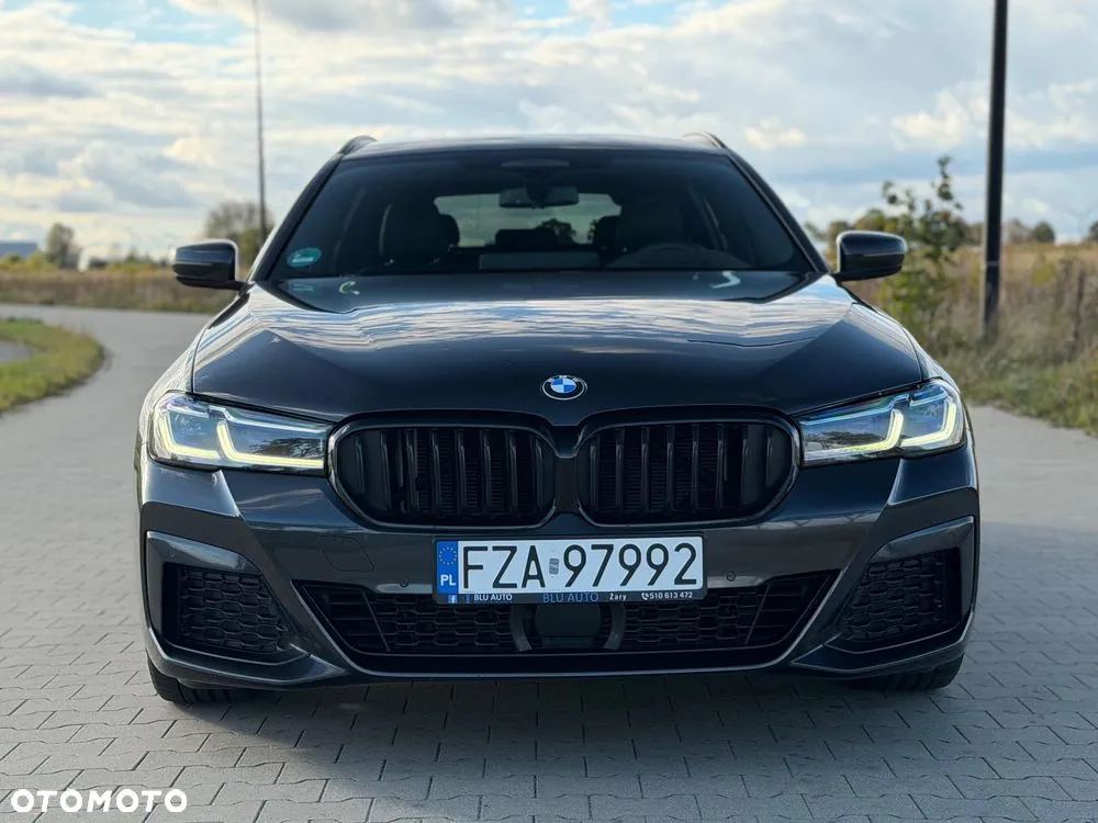 BMW Seria 5 2023 photo 3
