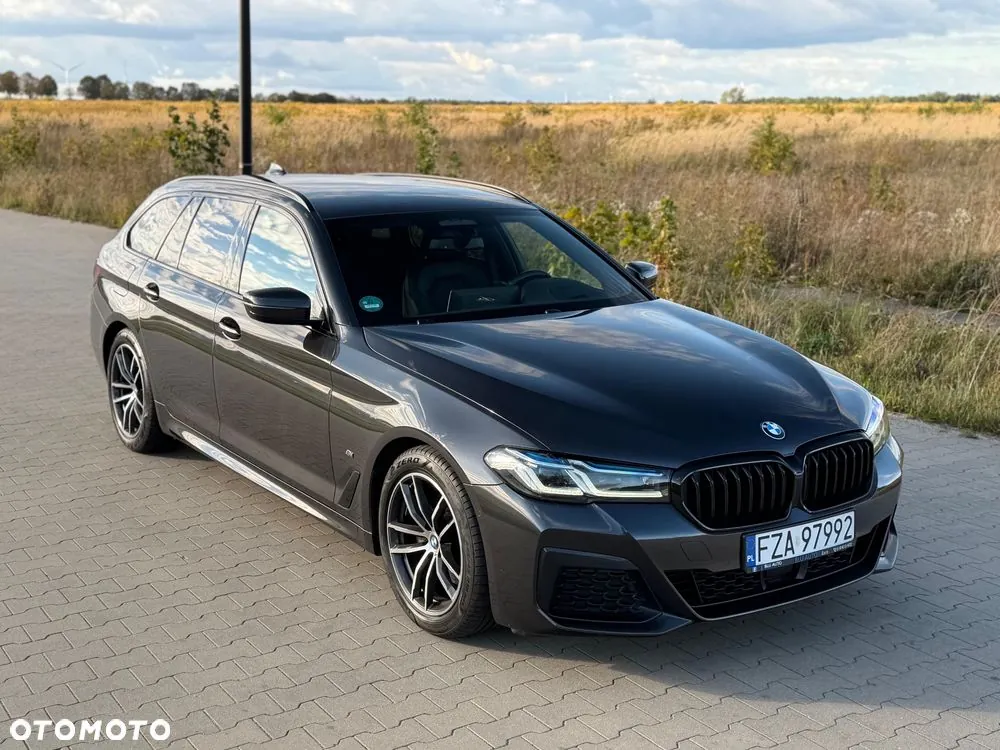 BMW Seria 5 2023 photo 2