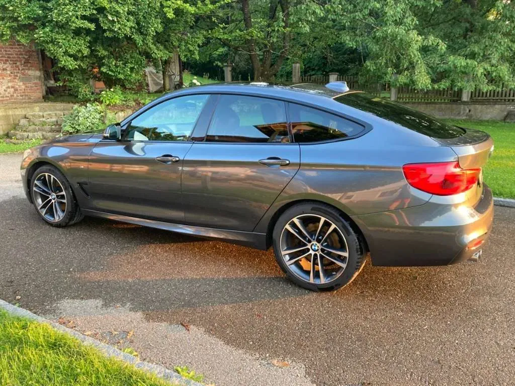 BMW 3 Series 2017 photo 3