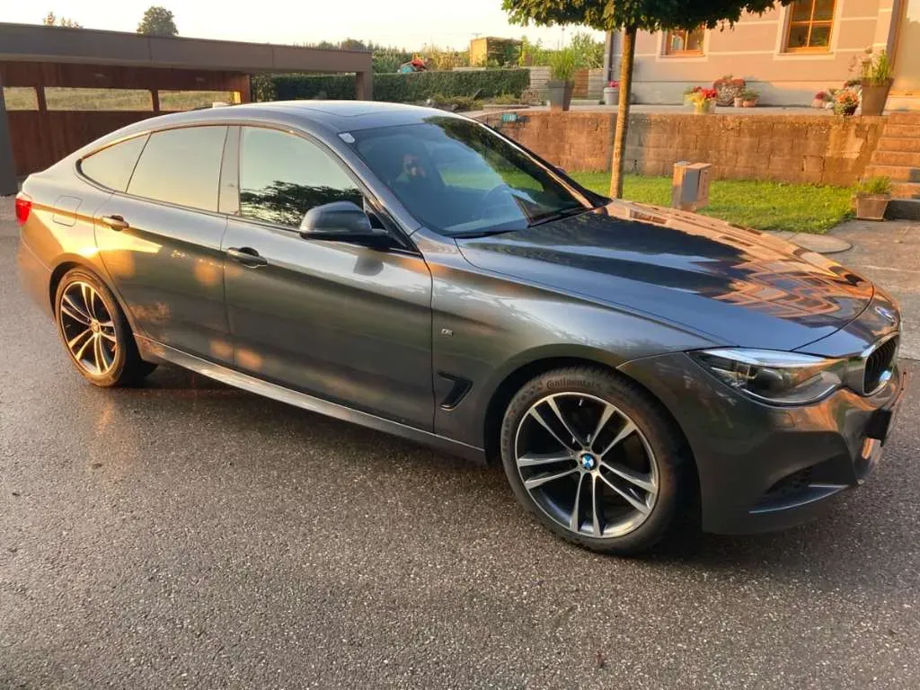 BMW 3 Series 2017 photo 2