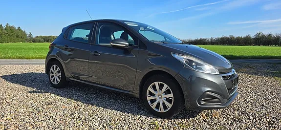 Peugeot 208 2015 photo 2