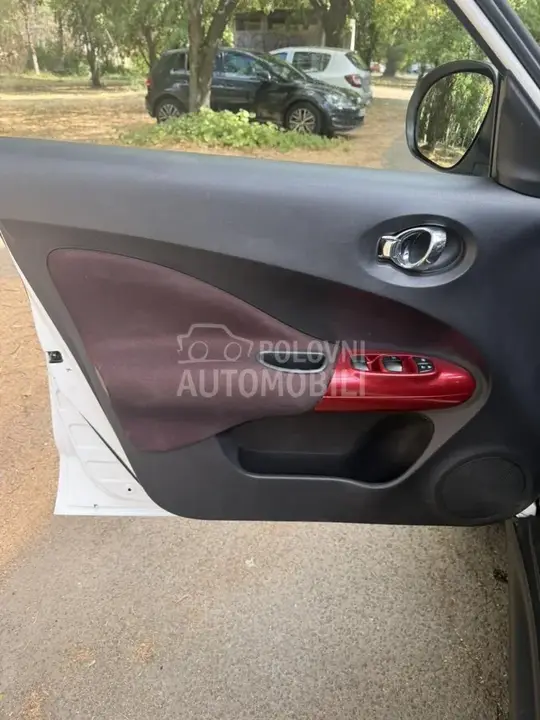 Nissan Juke 2010 photo 4