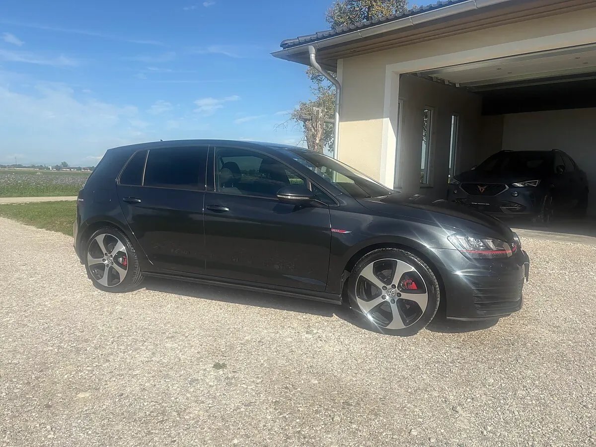 Volkswagen Golf 2016 photo 2