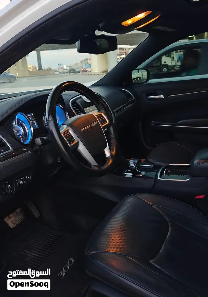 Chrysler 300 2014 photo 2