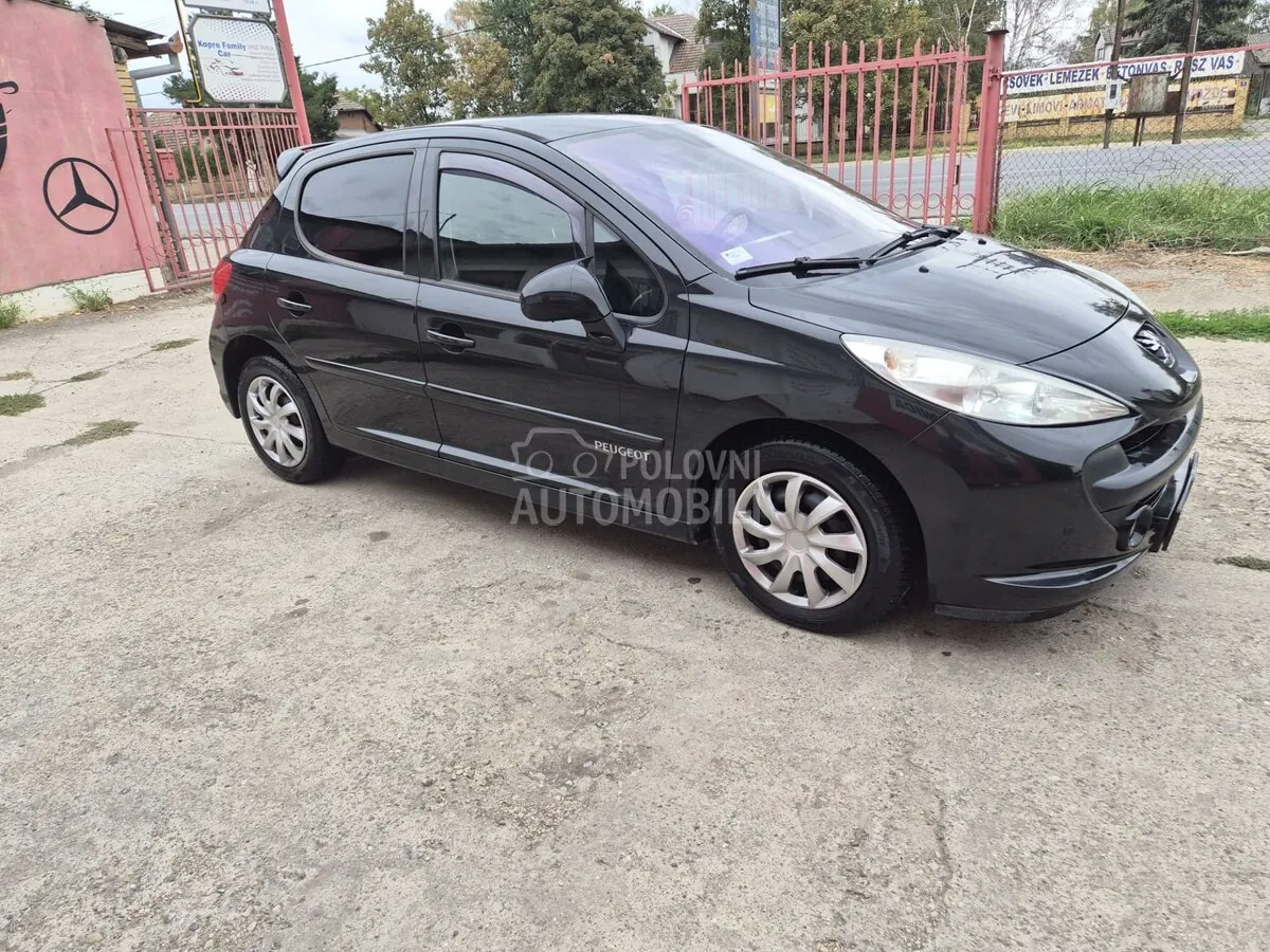Peugeot 207 2008 photo 4