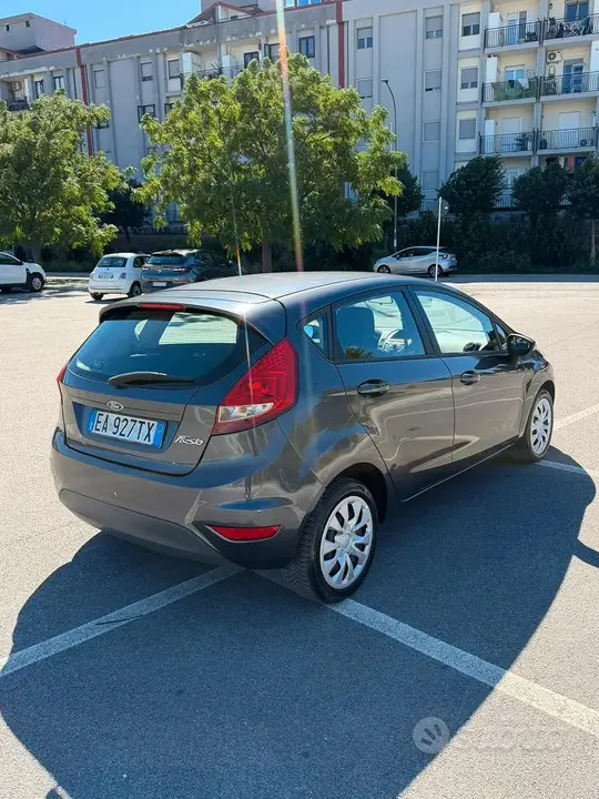 Ford Fiesta 2010 photo 4