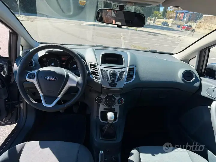 Ford Fiesta 2010 photo 3