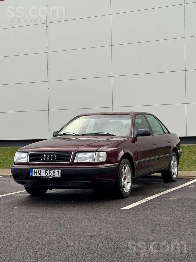 Audi 100