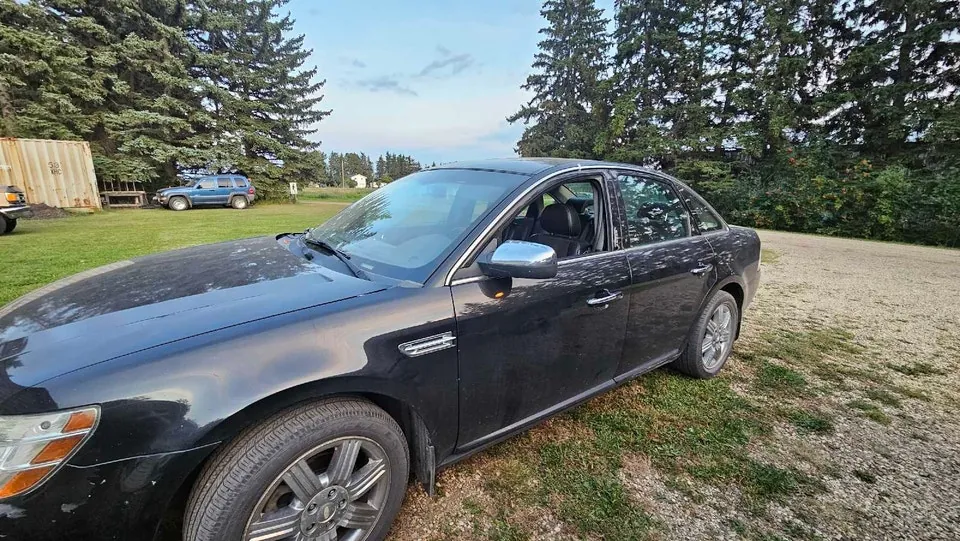 Ford Taurus 2009 photo 2