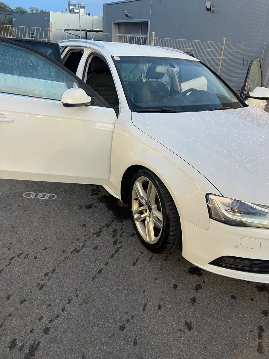 Audi A4 2014 photo 2