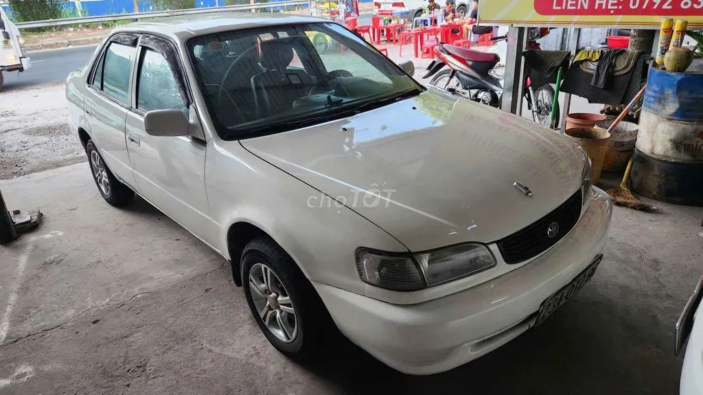 Toyota Corolla 2000 photo 2