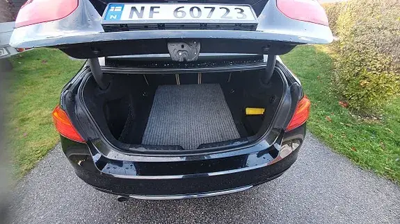 BMW 320I