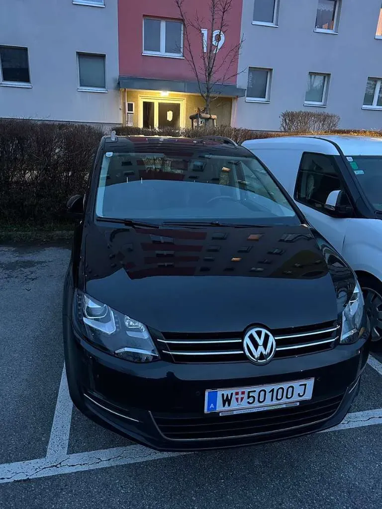 Volkswagen Sharan 2011 photo 2